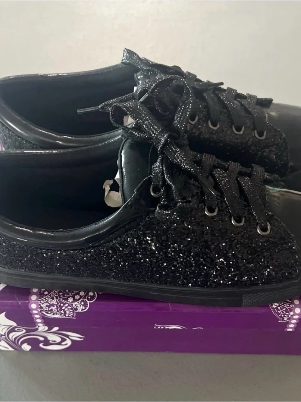 Women’s Black Glitter Lace-Up Shoes Size 8.5